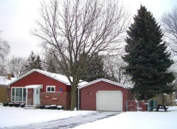 2042 N 116th St., Wauwatosa, WI 53226