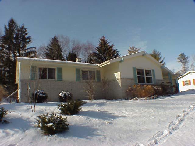 643 Brandt Ct., Pewaukee, WI 53072