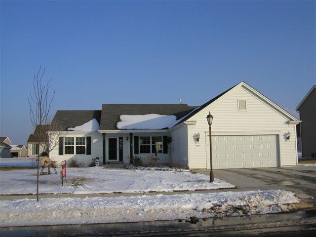 3627 Bayberry Dr., Waukesha, WI 53189