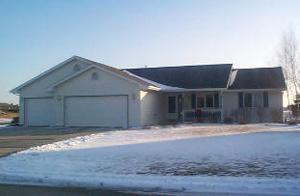 401 S Hills Dr., Plymouth, WI 53073