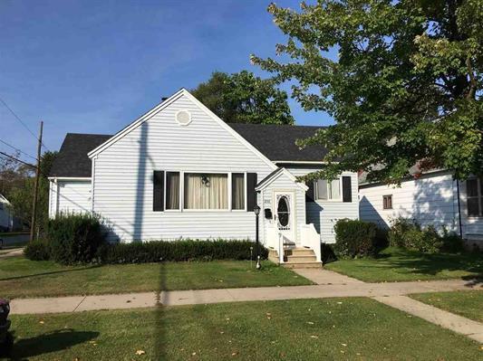 236 Terrace Ave, Marinette, WI 54143