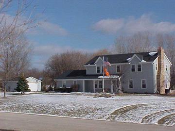 S87W31326 W Meyer Dr, Mukwonago, WI 53149