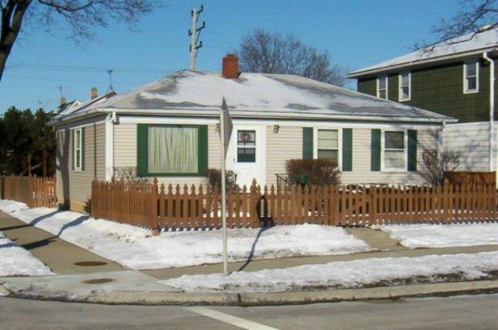1580 W Howard Ave., Milwaukee, WI 53221