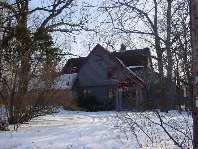 9231 W Barnard Ave., Greenfield, WI 53228