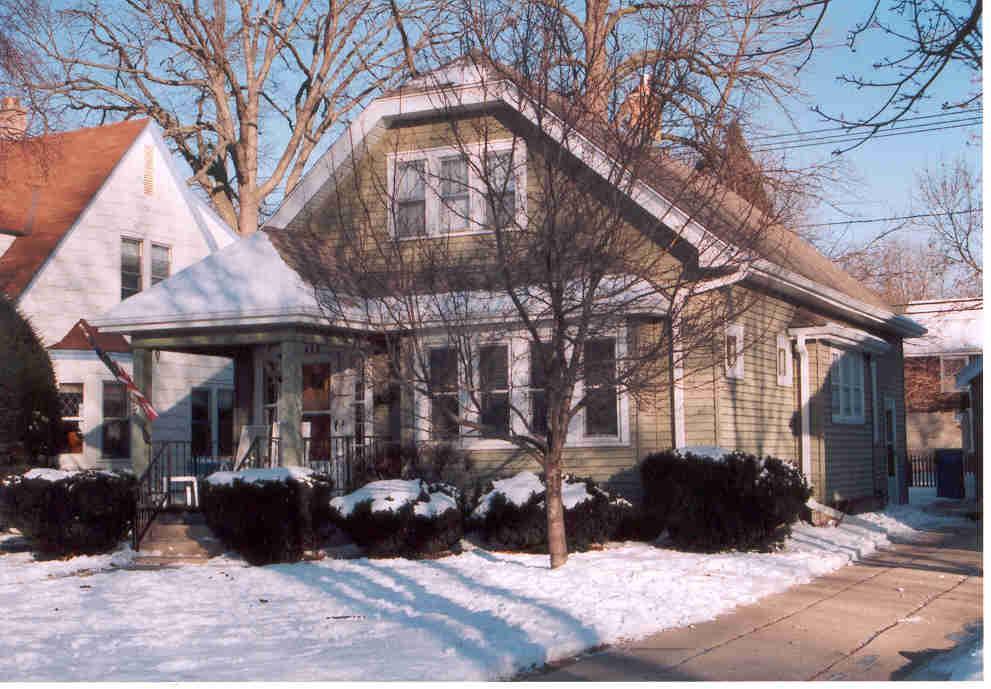 5020 N Elkhart Ave, Whitefish Bay, WI 53217