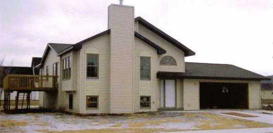 713 Shelly Ln., Onalaska, WI 54650