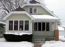 4868 N Mohawk Ave, Glendale, WI 53217