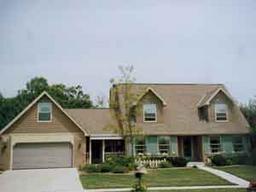 1217 N Glenwood Cir., West Bend, WI 53090