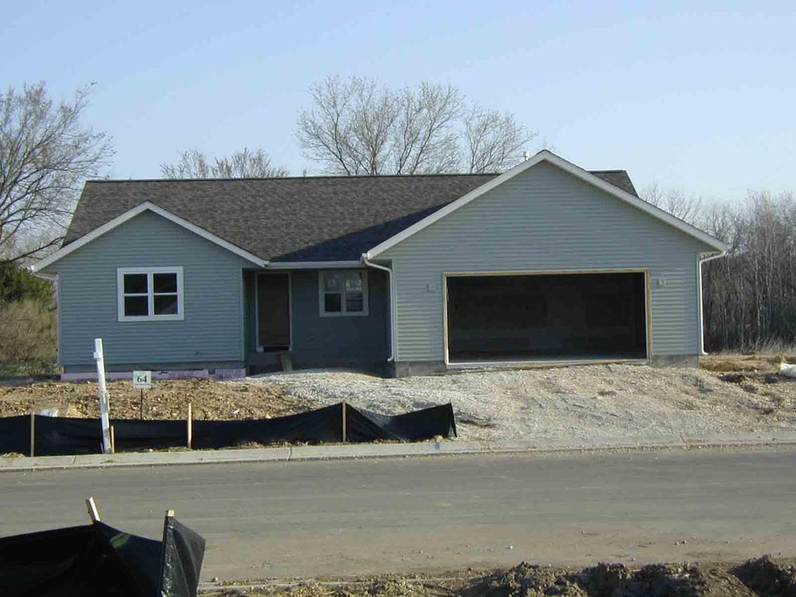 918 Dakota, Hartford, WI 53027
