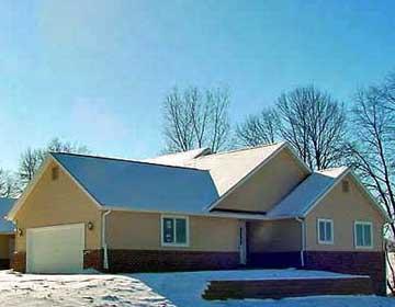 1015 E Loos St., Hartford, WI 53027