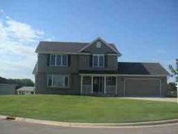 404 Emerald Hills Dr., Fredonia, WI 53021