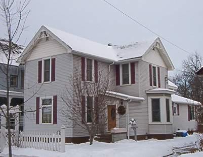 1229 Farnam, La Crosse, WI 54601