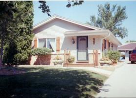 1924 Deerfield Dr., West Bend, WI 53090