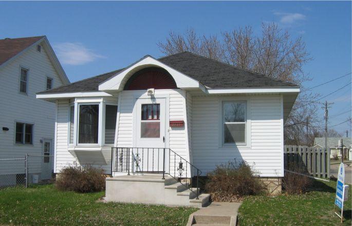 2327 Ferry St., La Crosse, WI 54601