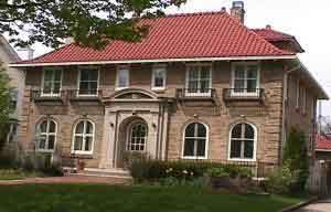 3475 N Hackett Ave., Milwaukee, WI 53211