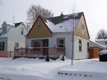 1633 E Tripoli Ave., Milwaukee, WI 53207