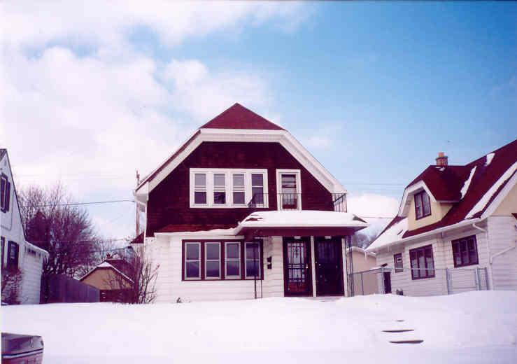 4715 N 28th St, Milwaukee, WI 53209