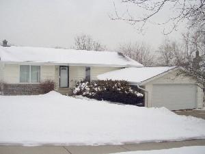 605 Briar Hill, Waukesha, WI 53188
