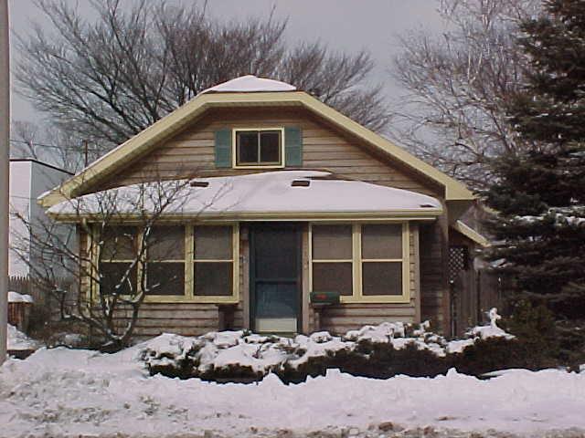 2712 50th St., Kenosha, WI 53140