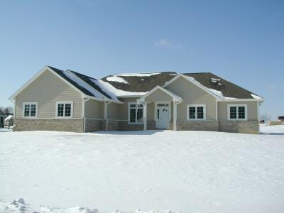 214 Hunters Glen Ln., Johnson Creek, WI 53038