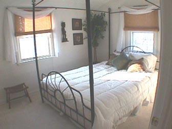 6230 W Wisconsin Ave, Wauwatosa, WI 53213