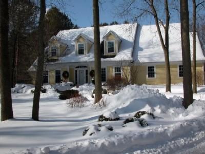 8205 N Range Line Rd., River Hills, WI 53217