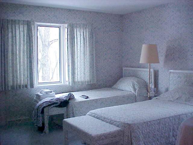 3618 N Lake Dr., Shorewood, WI 53211