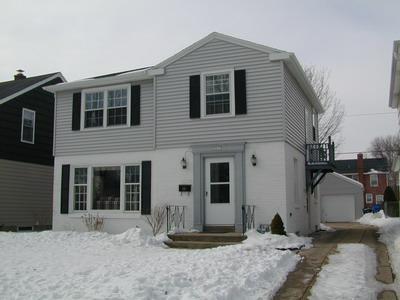 5007 N Kent Ave, Whitefish Bay, WI 53217