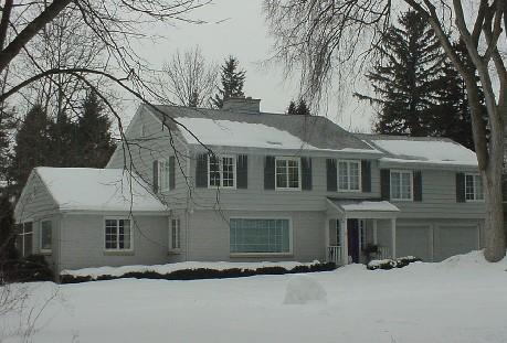 6883 N Elm Tree Rd, Glendale, WI 53217