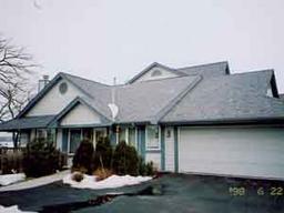963 Bay View Cir., Mukwonago, WI 53149