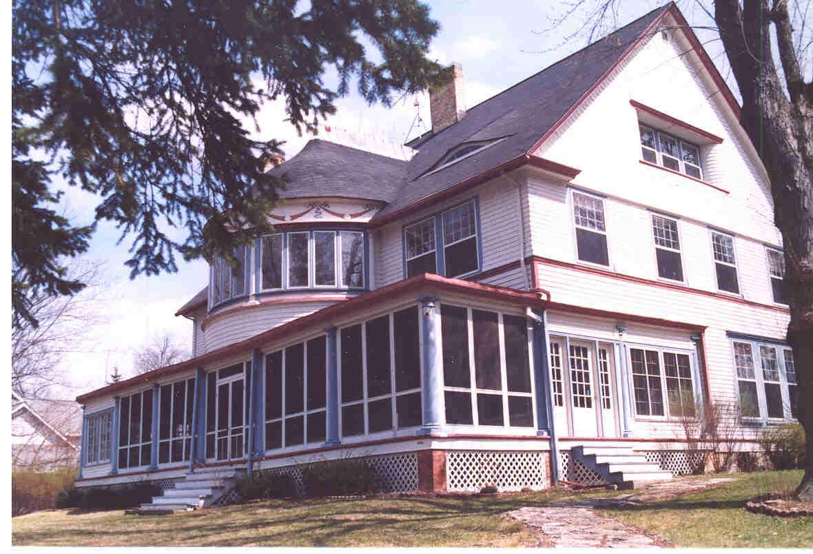 8729 N Grand View Dr., East Troy, WI 53120