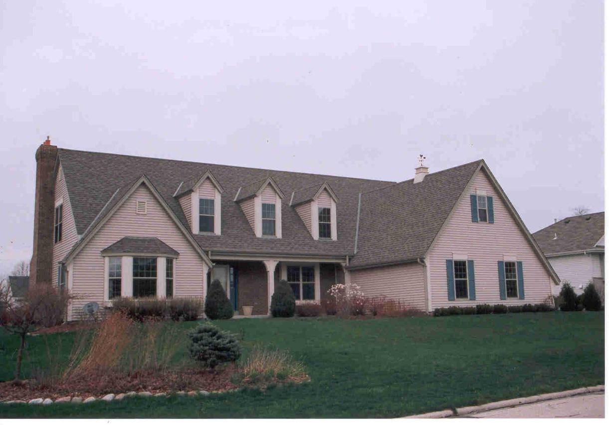 418 Briarwood Ln., Port Washington, WI 53074