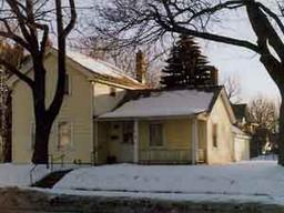 129 N West Ave., Waukesha, WI 53186