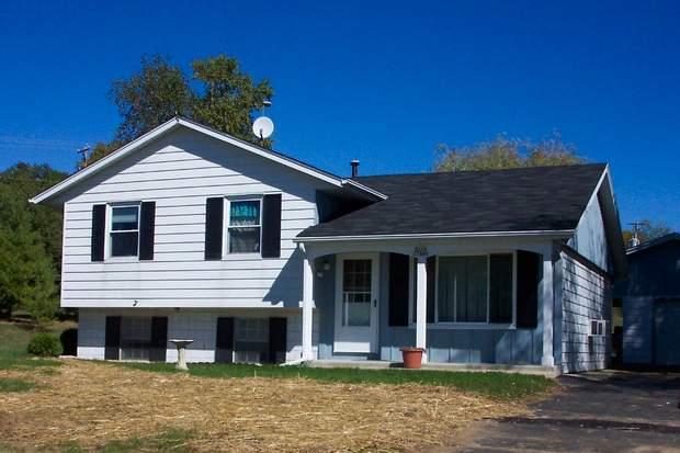 7590 S Highview Cir., Mukwonago, WI 53149