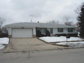 6555 S Crane Dr., Oak Creek, WI 53154