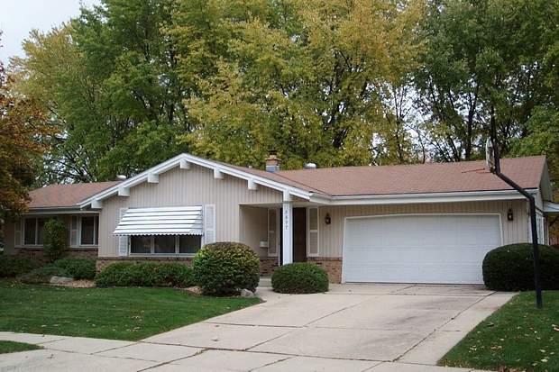 5897 Riverside Dr., Greendale, WI 53129