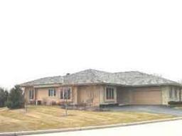 1001 N Pinegrove Ct. #31, Hartland, WI 53029