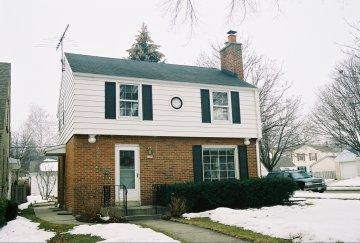 2479 N 85th St., Wauwatosa, WI 53226