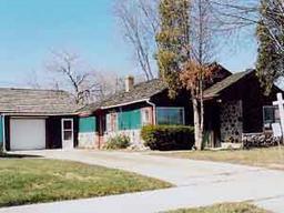 5637 N 79th St., Milwaukee, WI 53218