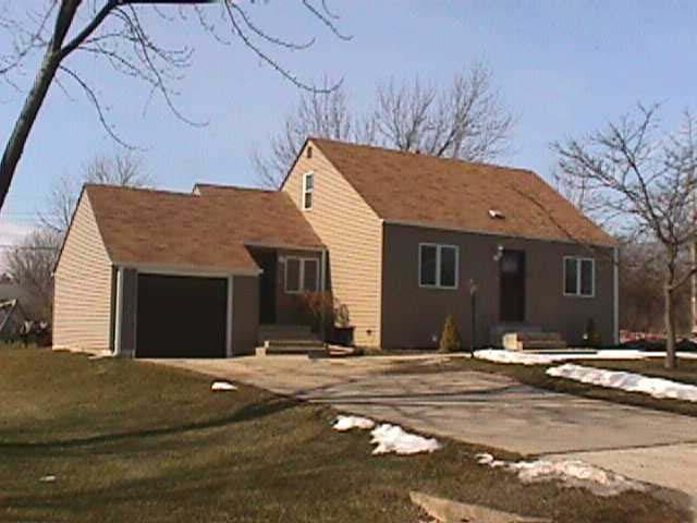 1423 S 165th St., New Berlin, WI 53151