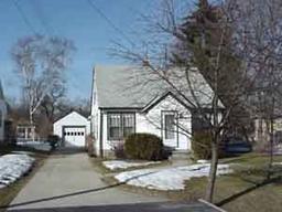 12420 W Honey Ln, New Berlin, WI 53151