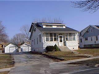 4026 S Burrell St., Milwaukee, WI 53207
