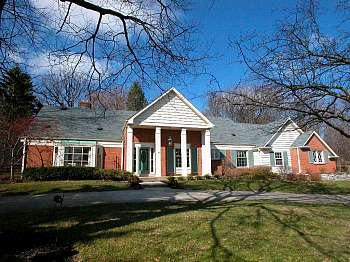 605 Lee Ct., Waukesha, WI 53186