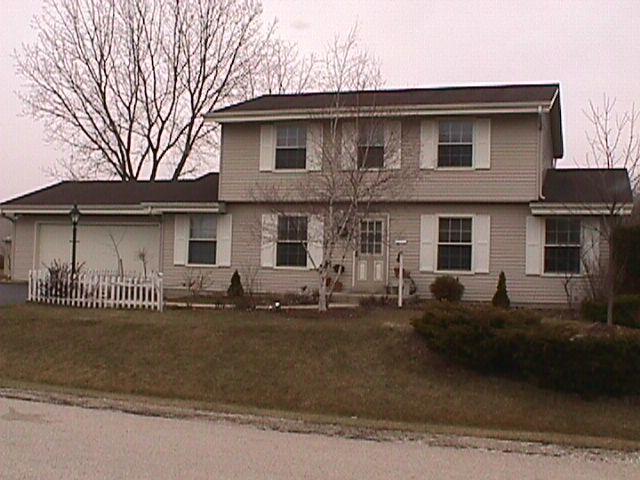 8911 S Patricia Blvd, Oak Creek, WI 53154