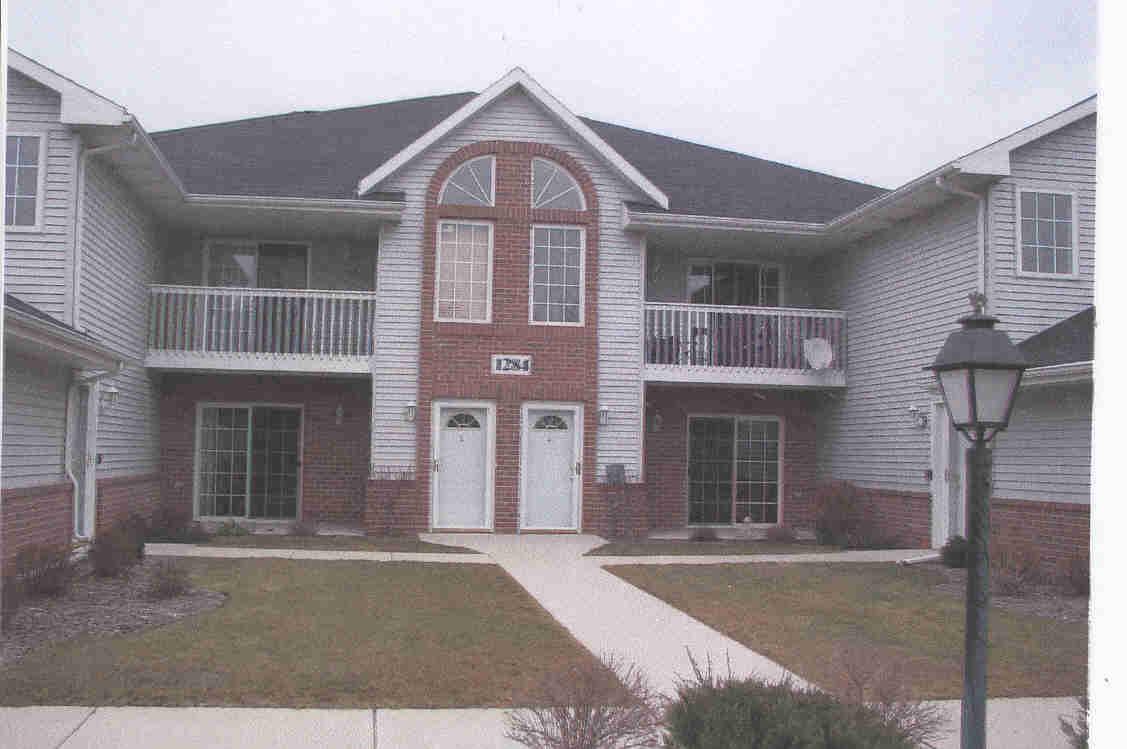 1284 Village Centre Dr. #1, Somers, WI 53144
