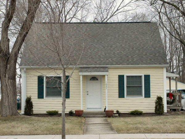 1027 Birchwood Dr., West Bend, WI 53095