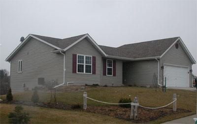 987 Niagra Ln., Port Washington, WI 53074
