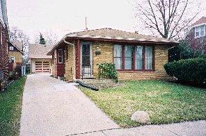 823 W Eula Ct., Glendale, WI 53209