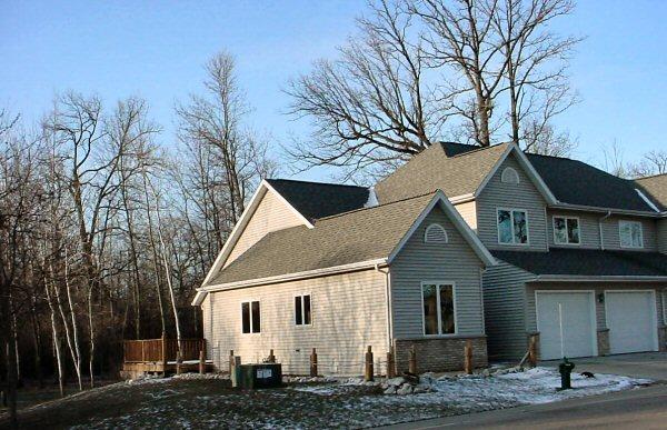 423 Park Pl, Kewaskum, WI 53040