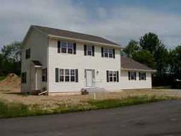 711 N Hidden Lake Ct., Slinger, WI 53086